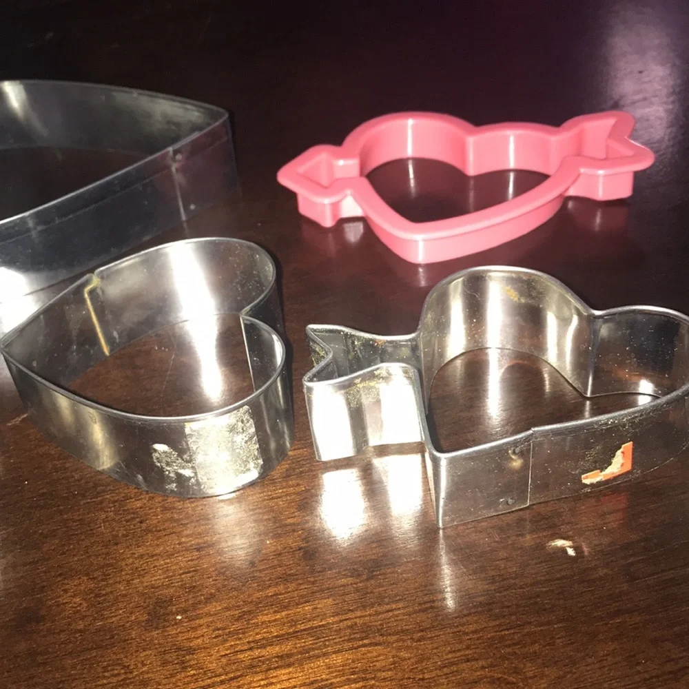 Metal Heart Cookie Cutters Valentine’s Day Cupid Love Lot of 7 Various Sizes